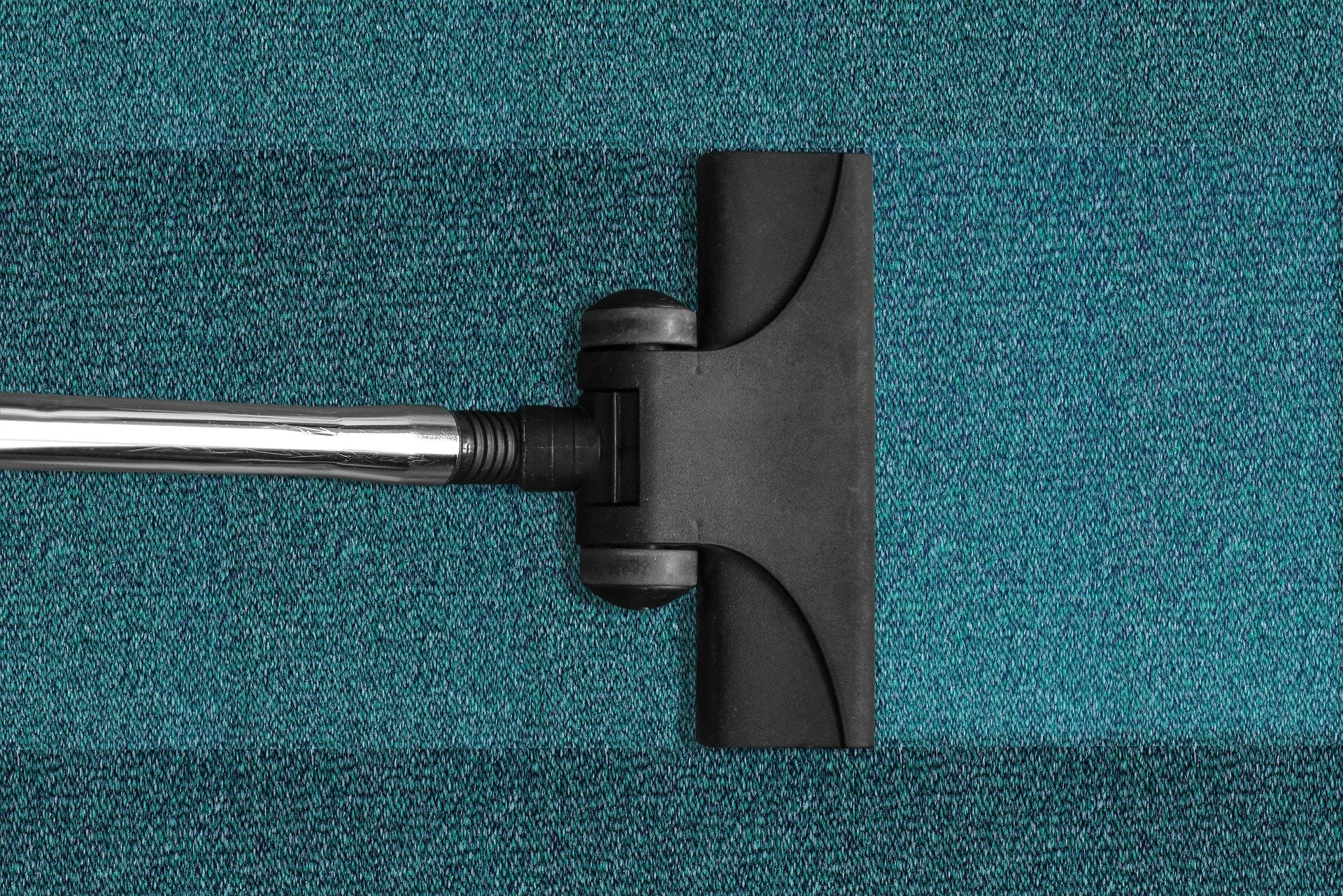 How to Remove Red Wine Stains on a Carpet